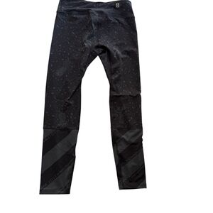 Jolyn Leggings Women's SZ Large Dryland Quinn Pineapple Leggings Gray Swim Gym